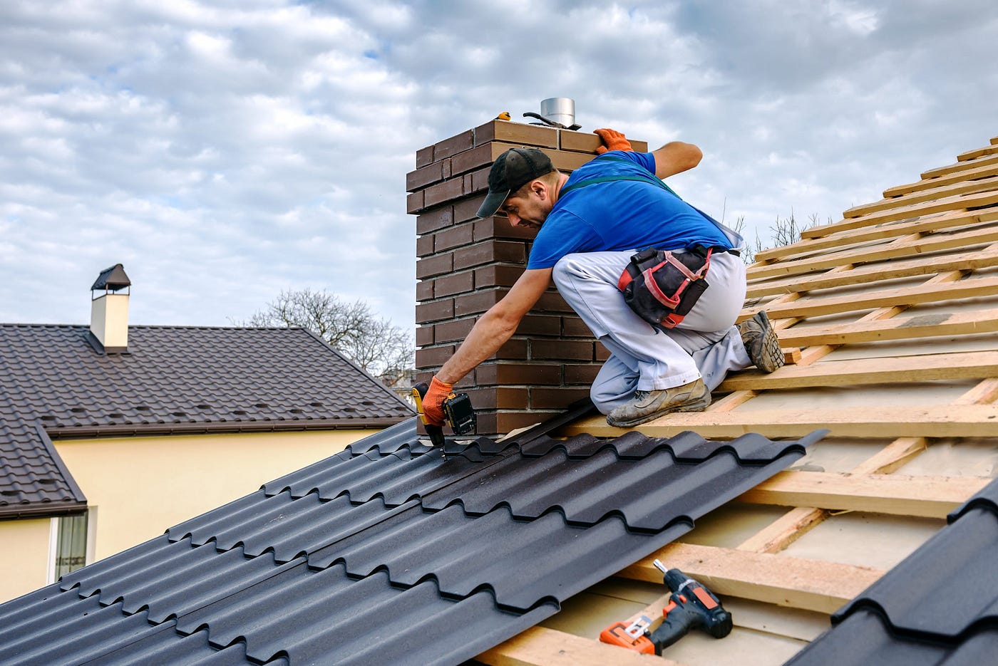 How to Communicate with Your Roofing Contractor Effectively?